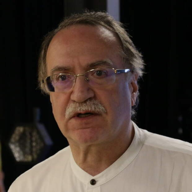 Анна Попова