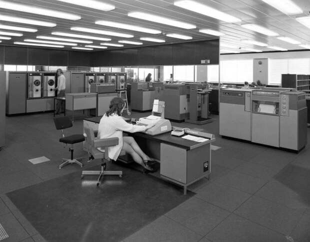 Компьютерная техника минувших дней (16 фото) Компьютерная техника минувших дней (16 фото)