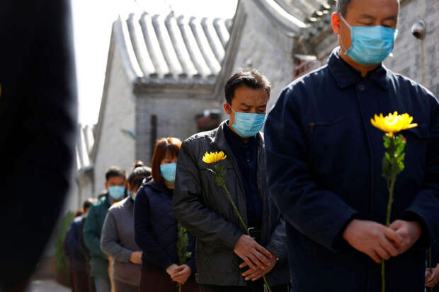 Национальный траур по погибшим от коронавируса в Китае
