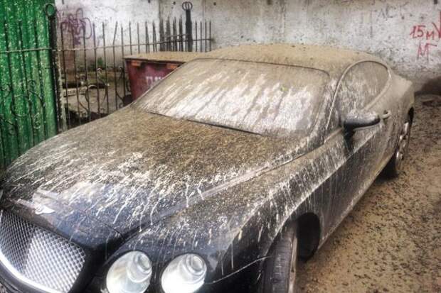Видео дня: в Москве цемент уничтожил новый Bentley - Фото 1