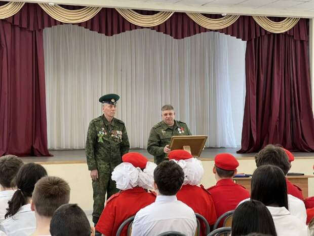 Фонд «Защитники Отечества» выстроил систему патриотического воспитания через живой диалог поколений