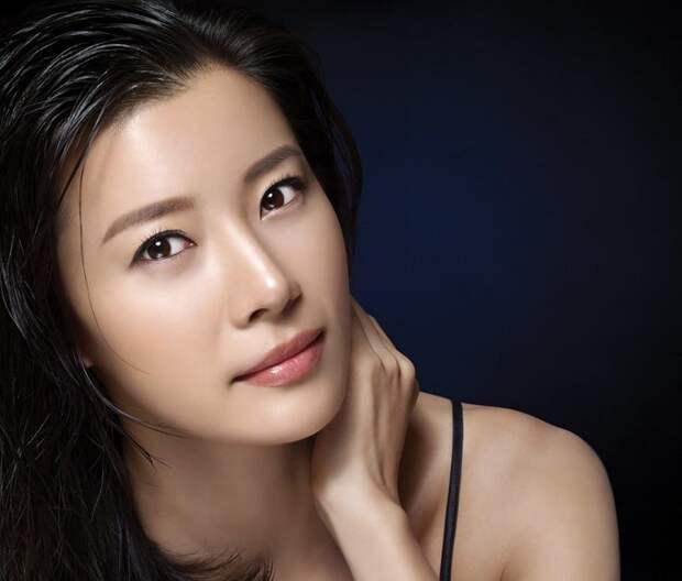 Азиатки наносят минимум макияжа. / ФОто: womans.ws