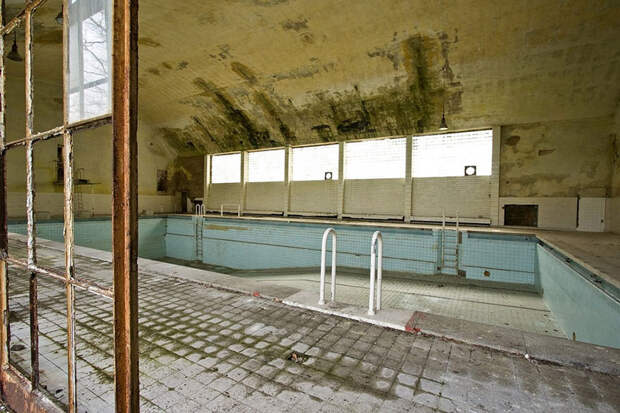 abandoned-olympic-venues-9-57a83ca18bf8a__880