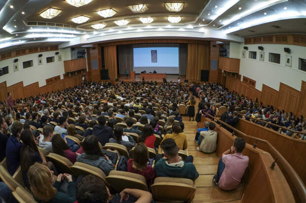 Названы самые популярные направления в вузах России