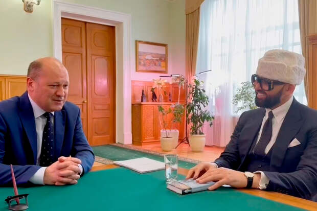 Оштрафованный «Лавандовый раф» из мемов поможет бойцам СВО