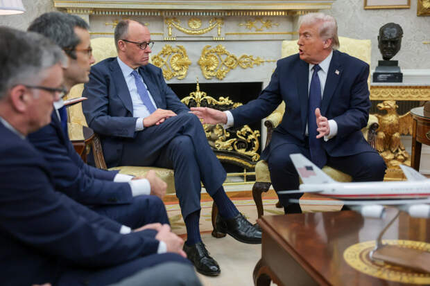 «Стоит очень-очень сильно их ударить». Трамп высказался о Германии и разгневался на Мерца