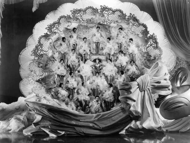 1930–1943 годы: калейдоскопические танцы Басби Беркли