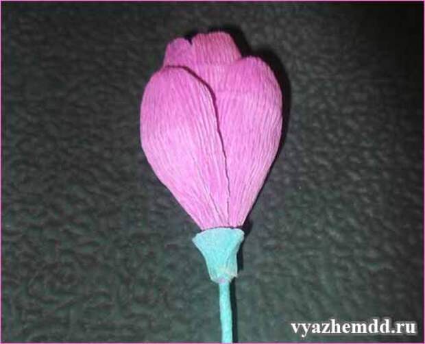 бумажный цветок с конфетой