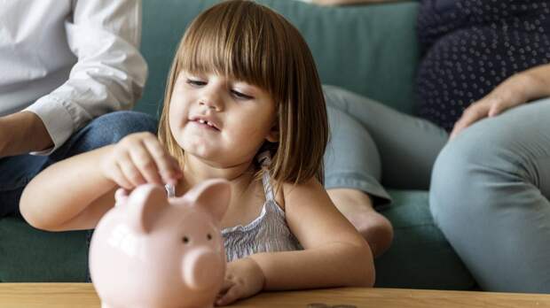 Эксперт дала советы по выдаче карманных денег детям