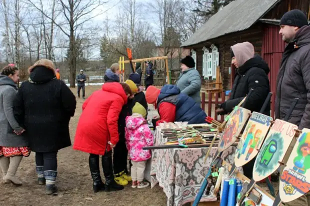 Игры, песни и блины Наш фоторепортаж с районного праздника ´Масленица´.