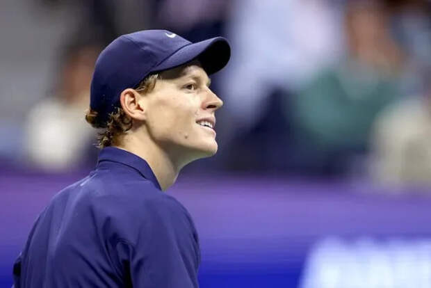 Синнер отнял у тренера кроссовки (и вышел в 1/2), Демон превращается в Рублева. Среда на US Open