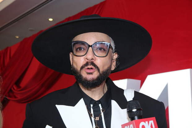 Филипп Киркоров объяснил паузу в своих выступлениях тем, что ни ему, ни стране было не до песен