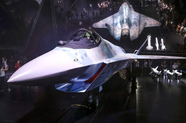 "Известия": российский истребитель Су-75 отправится в первый полет в 2026 году