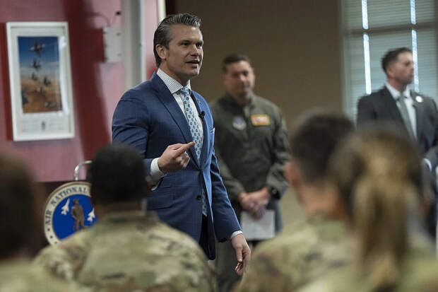 «Паранойя Хегсета»: пресса США назвала причину кадровых перестановок в Пентагоне