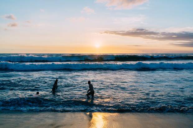 Россиянка описала обратное течение на Бали фразой «муж начал уходить под воду»