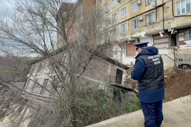 Из-за обрушения жилого дома в Махачкале возбудили уголовное дело