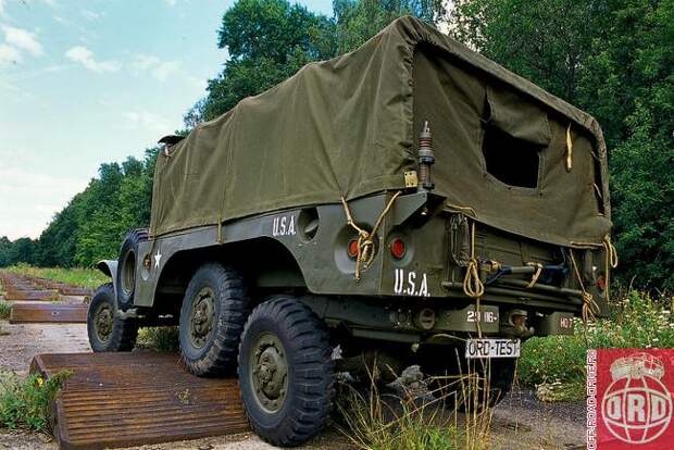 Что же до работы задней каретки... Да что тут еще говорить – вы и так все видите. В общем, никаких сюрпризов не возникло, и армейский тягач показал себя идеальной машиной для преодоления препятствий подобного типа.