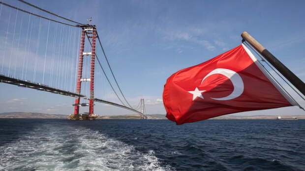 Страны западного блока, включая Турцию, должны начать задерживать российские торговые суда за то, что...