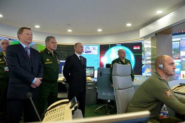 Во время посещения Национального центра управления обороной Российской Федерации.