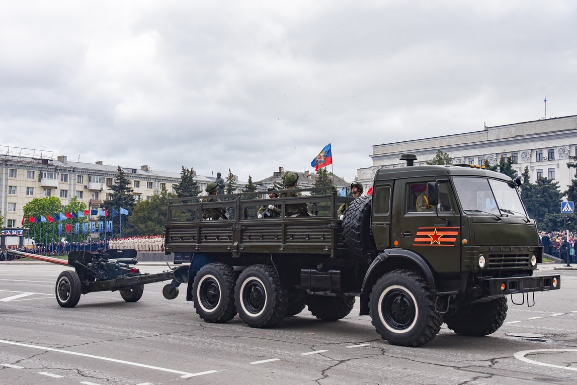 Парад Великой Победы в Донецке и Луганске 9 мая 2021 года