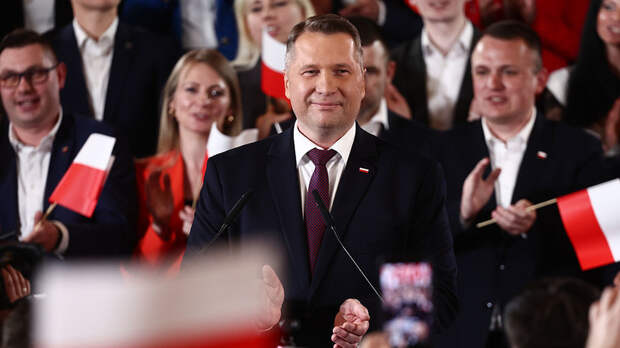 Политик Чарнек: Польша поможет Украине, если та перестанет наглеть