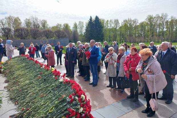 Нижегородские ветераны-блокадники посетили Санкт-Петербург