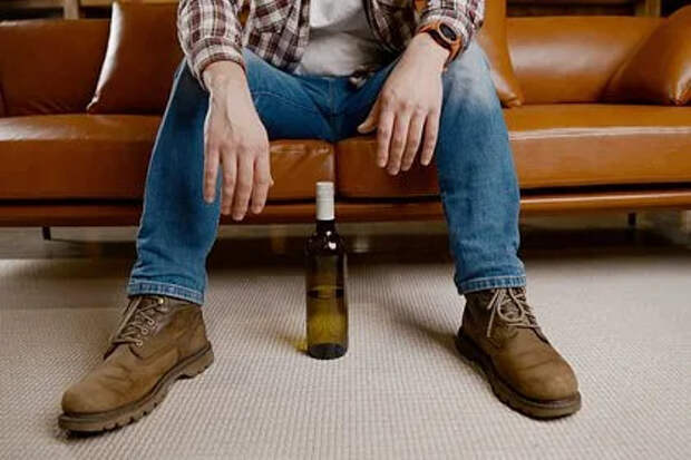 Россиянам напомнили о штрафах за распитие спиртного в неположенных местах