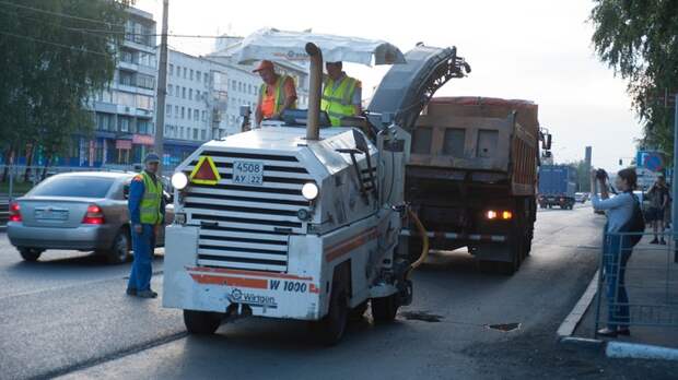 Ремонт дороги в Барнауле/ Фото: amic.ru