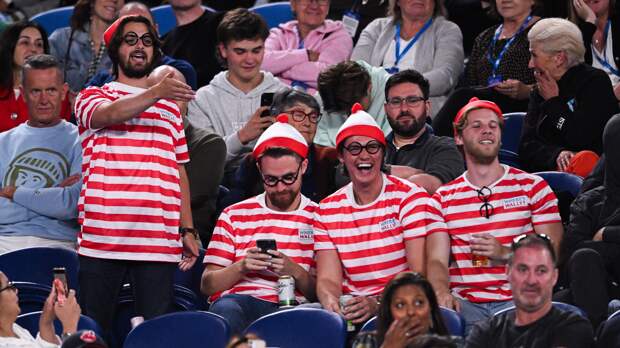 Novak Djokovic hecklers at Australian Open