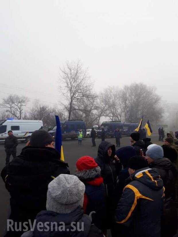 МОЛНИЯ: «Коронавирусный» борт с эвакуированными из Китая украинцами сел в Киеве