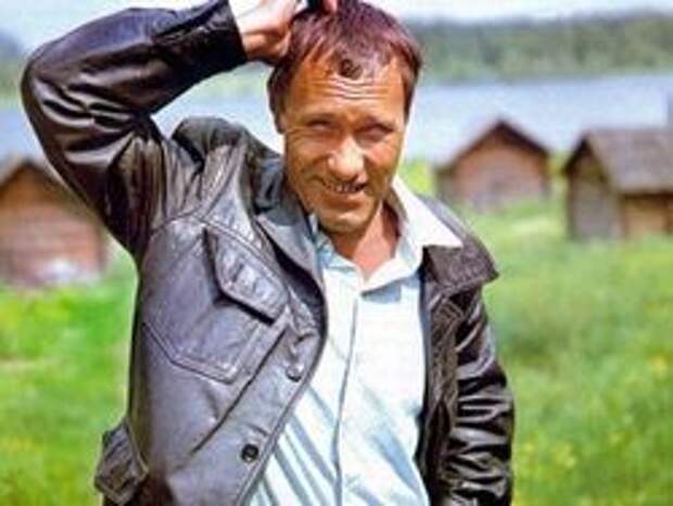 85-летие Василия Шукшина широко отмечают на Алтае 85-летие Василия Шукшина широко отмечают на Алтае
