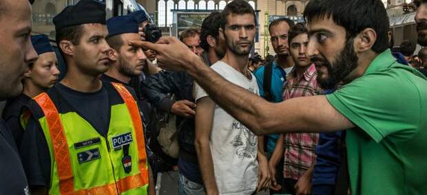 Глава МВД Германии не допускает возможности депортации сирийских беженцев