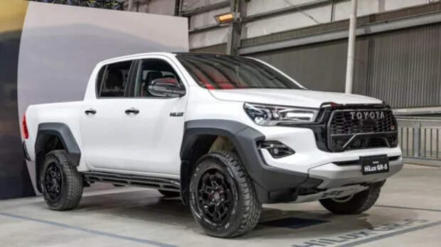 В России начали продавать новый Toyota Hilux GR Sport с 204-сильным мотором