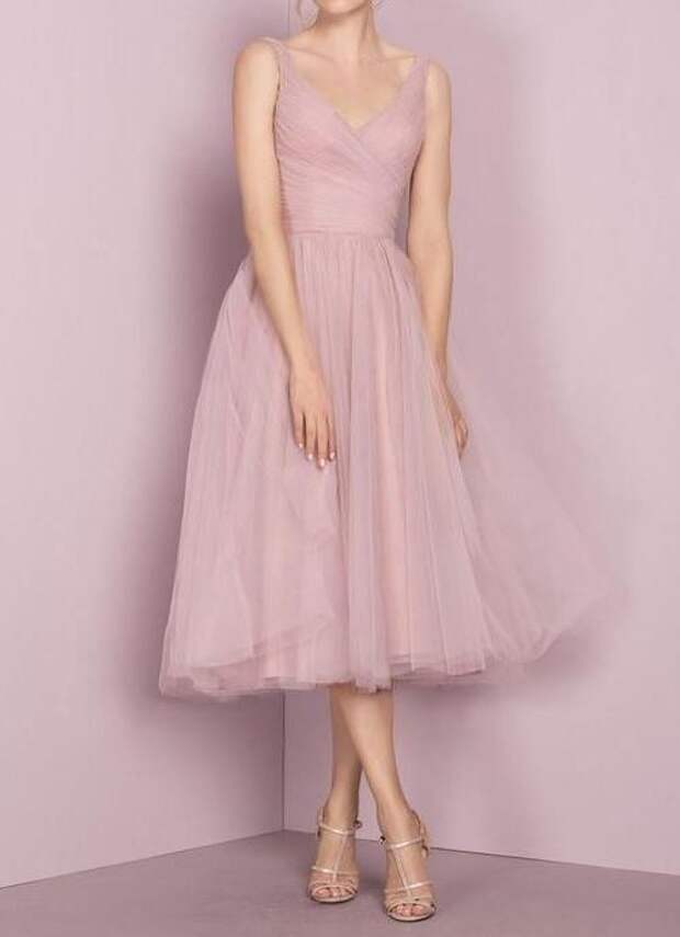Пудрово-розовое платье