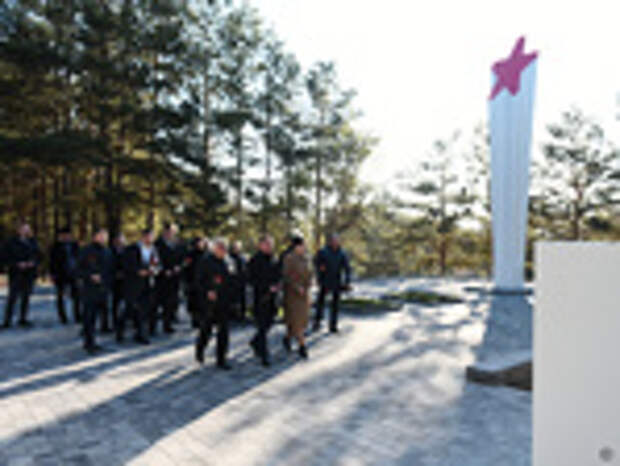 В Барнауле обновили мемориал с именами 415 солдат, умерших от ран в годы ВОВ / Фото: barnaul.org