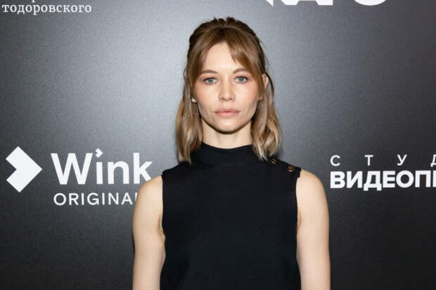 «Она никого не узнает»: как болезнь матери изменила жизнь 43-летней Светланы Устиновой, и кто стал её опорой