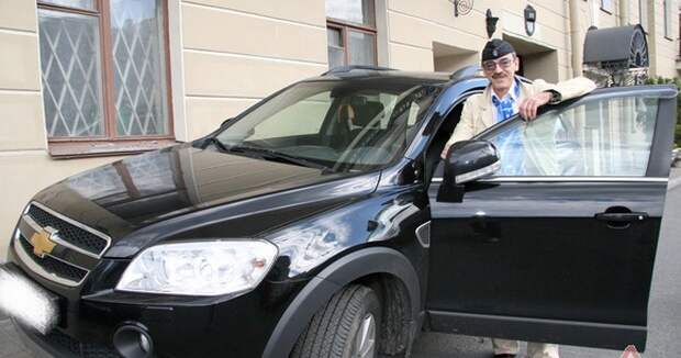 Машины Михаила Боярского: как выглядит автопарк главного мушкетера страны