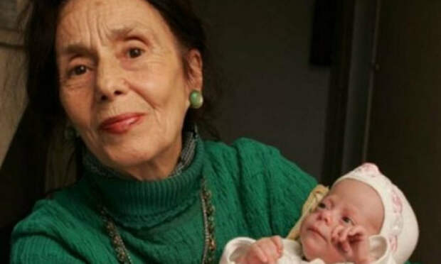 Женщина стала мамой в 66 лет: прошло 15 лет, как выглядит ее дочь сейчас?