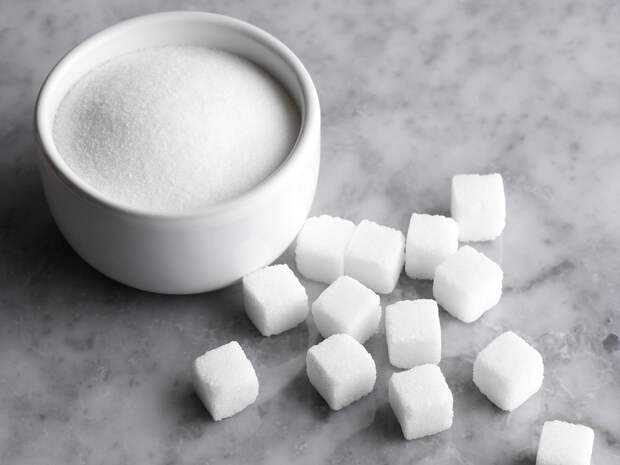 Без России не обошлось: экспорт украинского сахара рухнул более чем в два раза