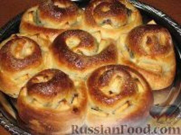 Фото к рецепту: Булочный пирог с несколькими начинками