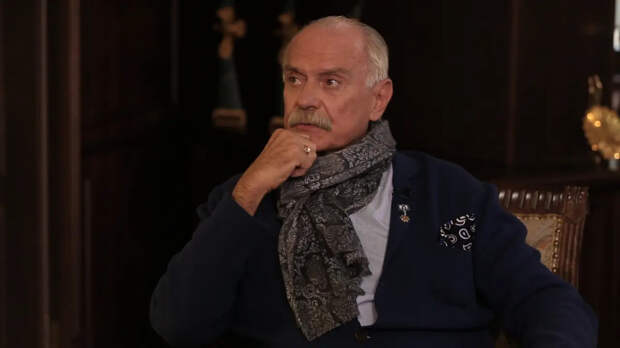 Никита Михалков: "Давайте подумаем. А мы с Украиной воюем? Нет"