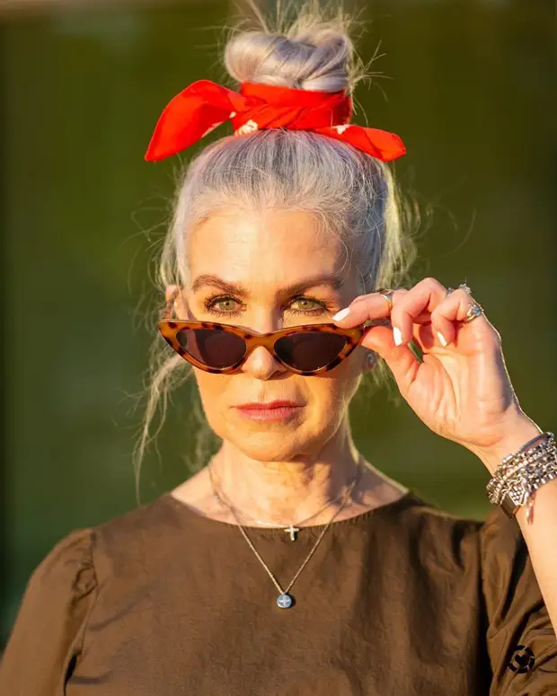 Модные укладки волос 2022 для женщин 40-50 лет: 15 стильных идей