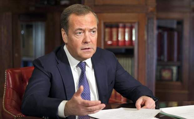 Дмитрий Медведев: За всеми этими митингами видна опытная и хорошо знакомая голливудская рука