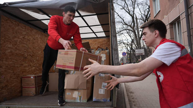 Студенты московских колледжей отправили в зону СВО около 15 тонн гуманитарной помощи