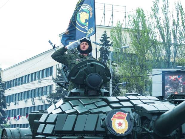 Парад Великой Победы в Донецке и Луганске 9 мая 2021 года