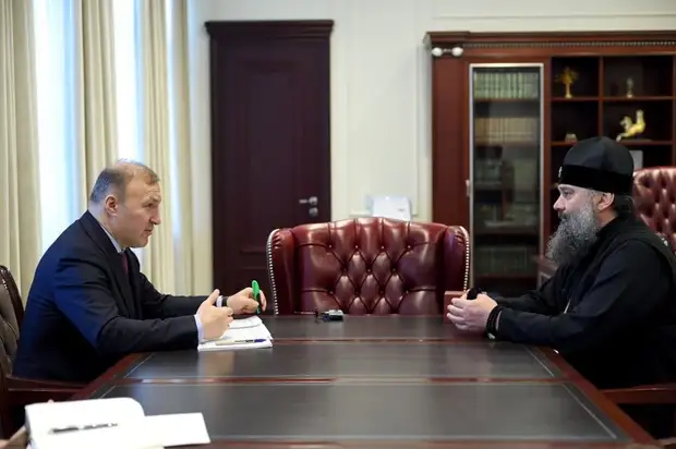 В Адыгее верующие отметили Пасху: глава республики встретился с архиепископом