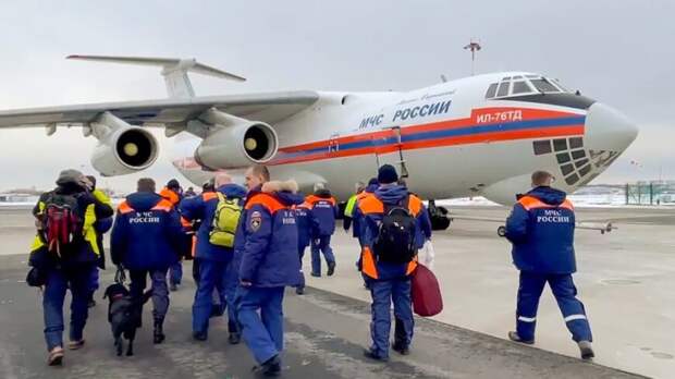 Второй эшелон группировки МЧС России вылетел в Турцию