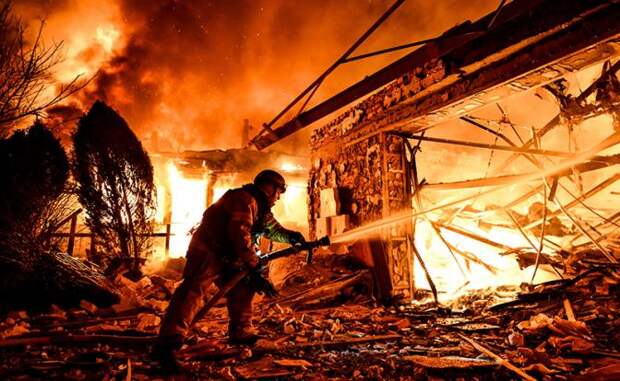 Ночной удар по Львову: От 3-этажного здания СБУ остались руины, кто под ними – непонятно, это была «какая-то странная Герань»