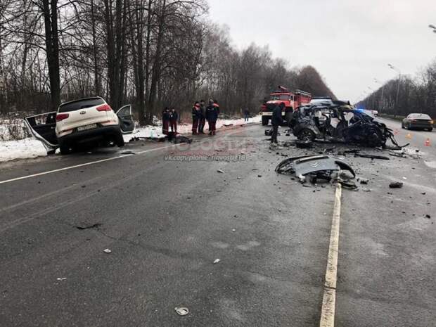 Авария дня.  Четыре человека погибли в страшном ДТП в Подмосковье
