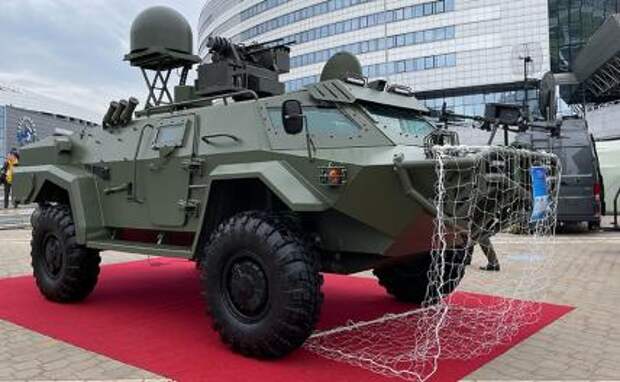 На фото: боевой анти-БЛА модуль "Кречет" на Международной выставке вооружения и военной техники Milex-2023